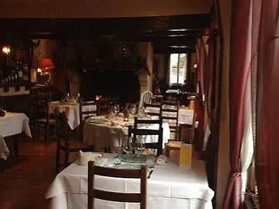 Du Lion D'or Hotel Beaumont-le-Roger